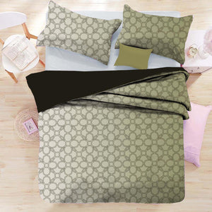 Delight Circle Stared Single Bed Sheet (152 x 228 cm) | Pale Green